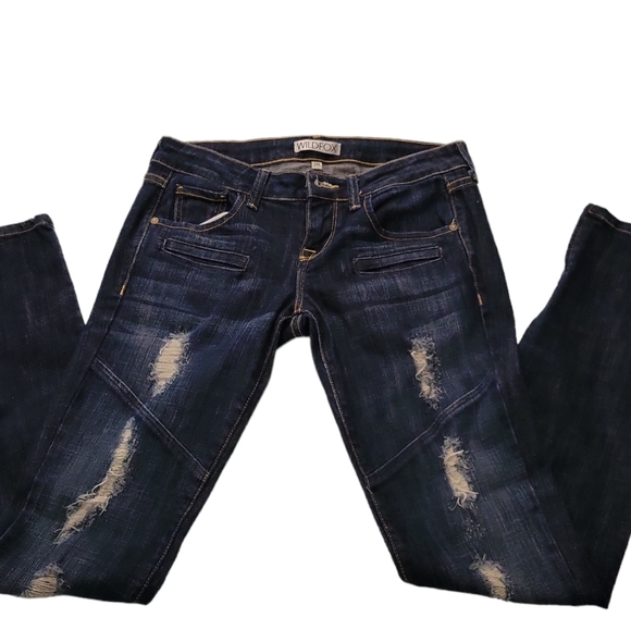 Barely worn distress jeans - Picture 4 of 9